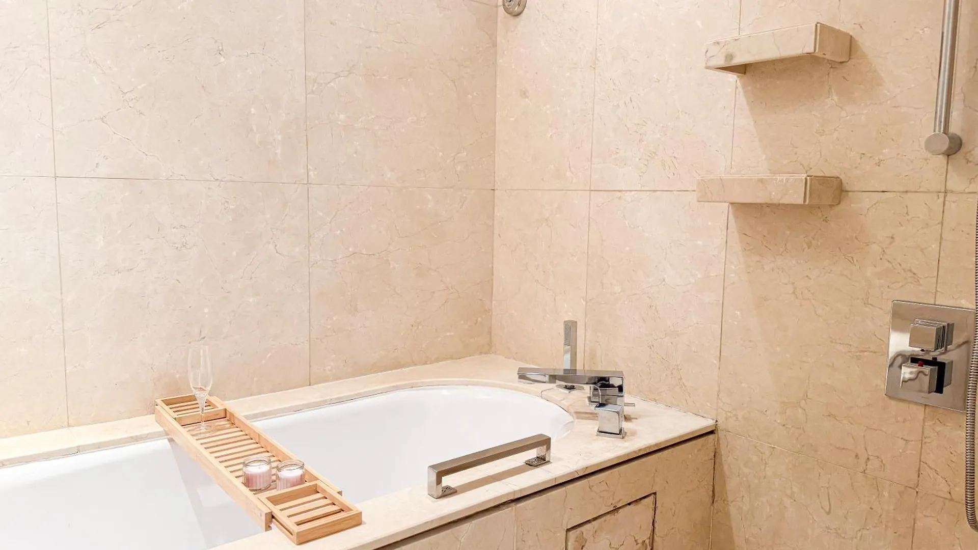 Jw Marriott Marina Residences With Amazing View And Direct Mall Access Dubai Apartment