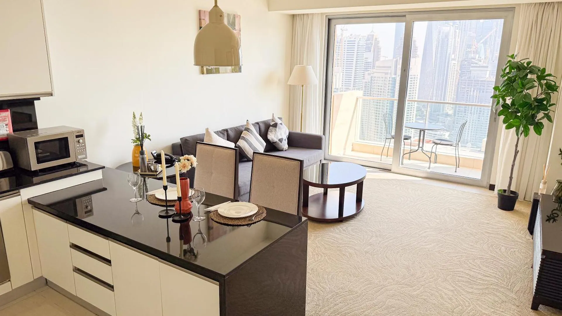 Jw Marriott Marina Residences With Amazing View And Direct Mall Access Dubai United Arab Emirates